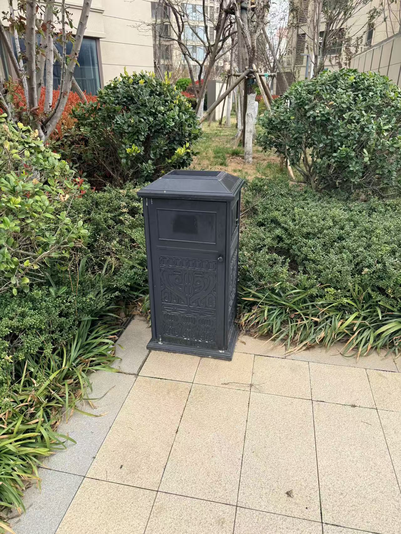 垃圾桶